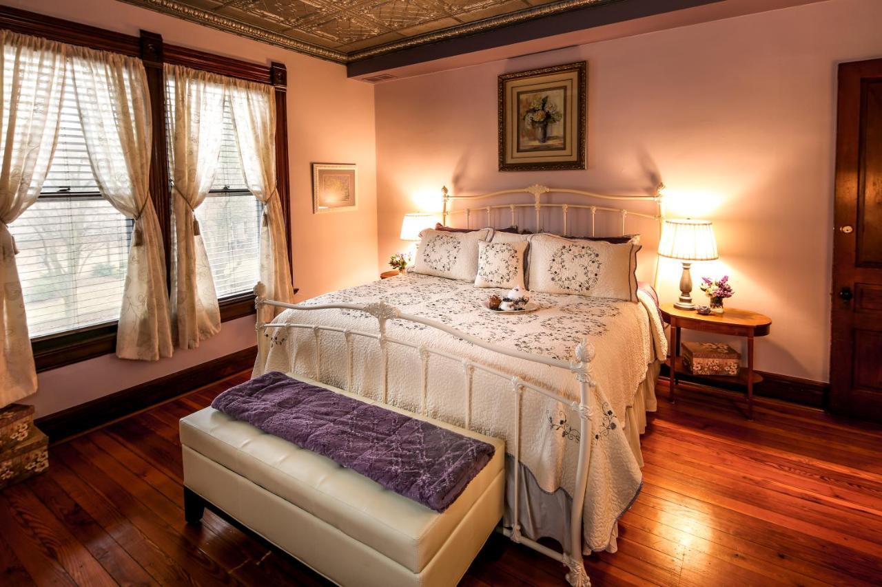 Weller Haus Bed, Breakfast & Event Center Bed & Breakfast Bellevue Exterior photo